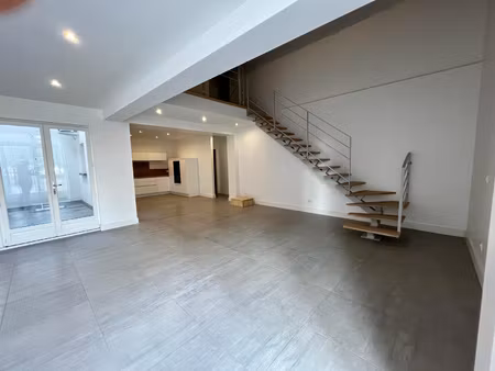 splendide maison réhabilitée au coeur de limas
