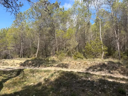 entrecasteaux  terrain de 7300 m² en zone naturelle