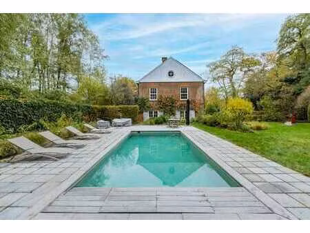 sublime villa avec piscine – quartier bechet