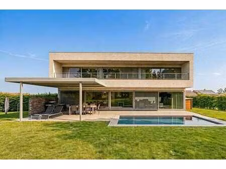 villa exclusive et écoénergétique sur près de 2 hectares de