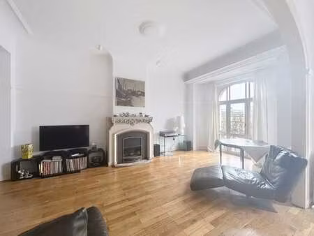 toison d’or : magnifique appartement 2-chambres  2sdbs