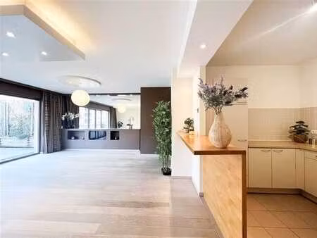 ? superbe app. design 2 ch. + terrasse exceptionnelle 55 m²