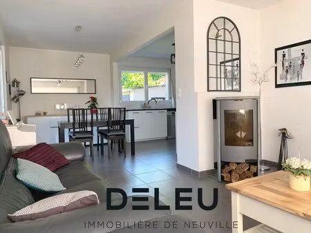 au clinquet  large maison des années 60 semi individuelle avec jardin et parking