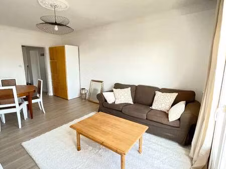location appartement 3 pièces colocation à la roche-sur-yon centre ville (85000) : à louer