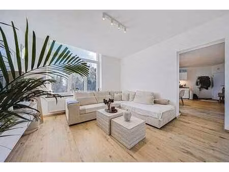 superbe appartement 2 chambres de 81m² complètement rénové !