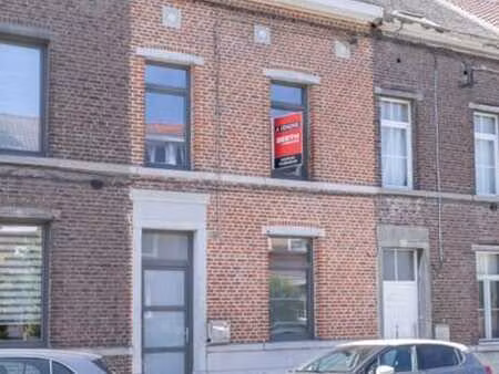 belle maison (180m²) unifamiliale avec 3 chambres et jardin