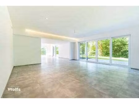 magnifique villa contemporaine en pleine nature !