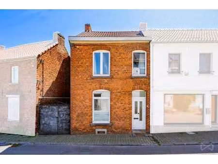 maison 3 façades idéalement située