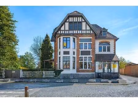 magnifique maison de maître avec énorme potentiel