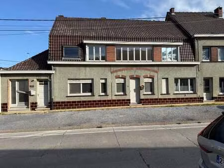 appartements 2 chambres avec cour et garage.