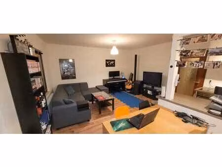 appartement 2 chambres au centre de malmedy 580 € (+120 €)