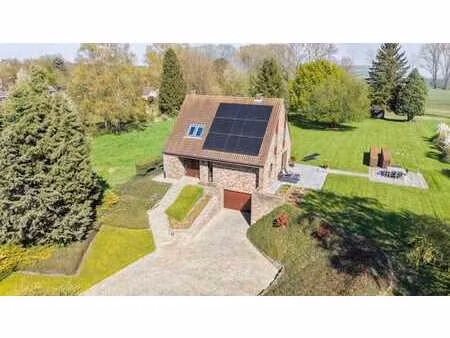magnifique villa 3ch. - superbe jardin + jacuzzi - peb