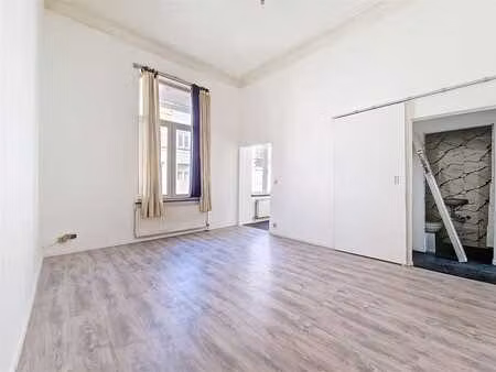 appartement sur 2 plateaux à renover 2 chambres