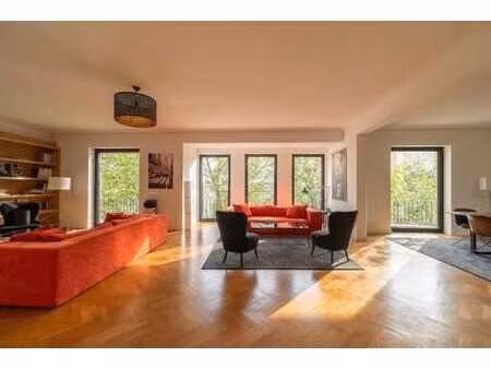 jardin du roi - apt de luxe 3 ch + terrasse+ parking