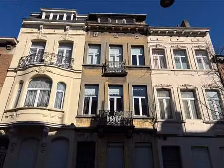 schaerbeek - immeuble : 3 appartements reconnus