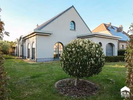 grande maison familiale avec 4 chambres à pelt