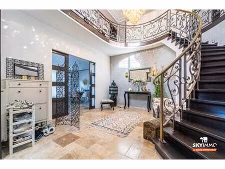 villa d’exception aux volumes impressionnants - peb d+