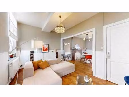charmant duplex + place de parking privative à huy!