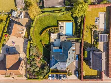 vaste high-end villa avec espace polyvalent et magnifique j