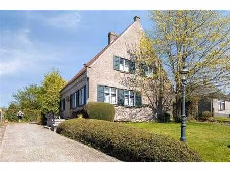 villa avec 4 chambres garage et jardin