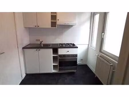 studio - 1er étage - faible charges