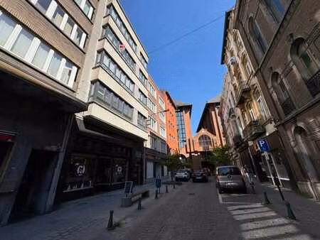 superbe appartement 2ch au 3ième étage avec ascenseur