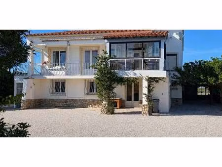 propriété avec piscine et jardin salses-le-château (66)