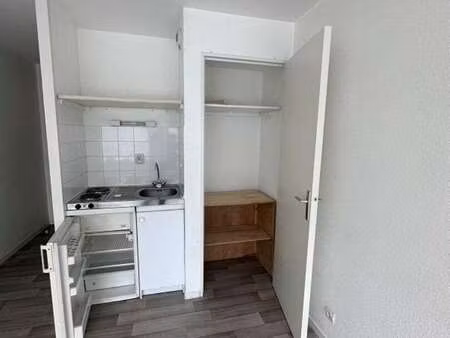 location appartement t1 à rennes bourg l'evêque (35000) : à louer t1 / 17m² rennes bourg l