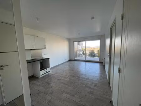 plage  nature et piscine - t2 récent + parking - hyères (83400)