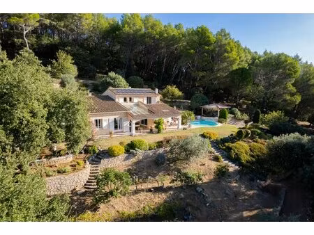 propriété de 200 m² sur 16 000 m² – lorgues