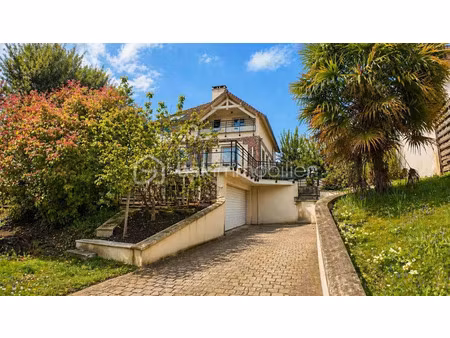 vente maison 8 pièces 172.62 m² à rueil-malmaison (92500)  1 400 000 €