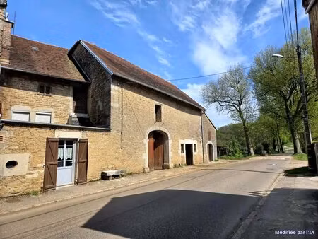 corps de ferme de 91m²sur la commune de montaigu.