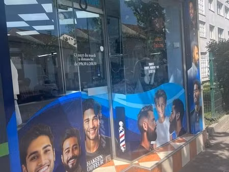 à vendre local commercial avec murs loué salon de coiffure