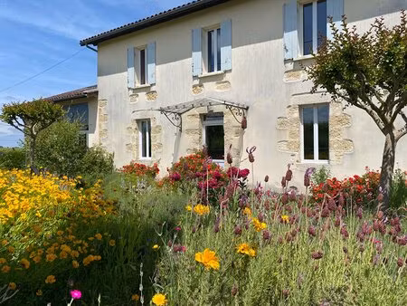 charmante maison de campagne avec dépendances et gite
