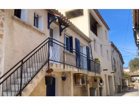 location appartement  m² t-3 à le castellet  756 €