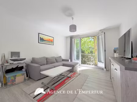 3 pièces traversant rueil buzenval  environnement calme et v