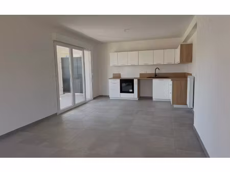 location appartement  m² t-3 à saint-vincent-de-tyrosse  879 €