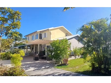 maison l'étang-salé 135 m² t-4 à vendre  735 000 €
