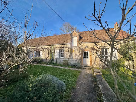 longère avec garage et dépendance à chaintreaux