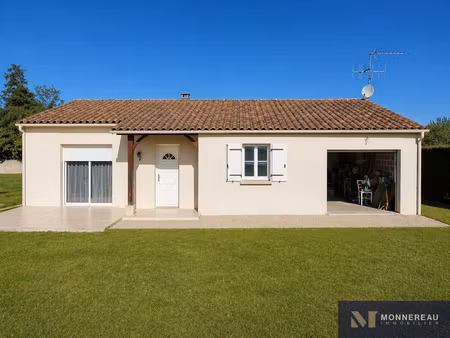 maison individuelle avec jardin et garage