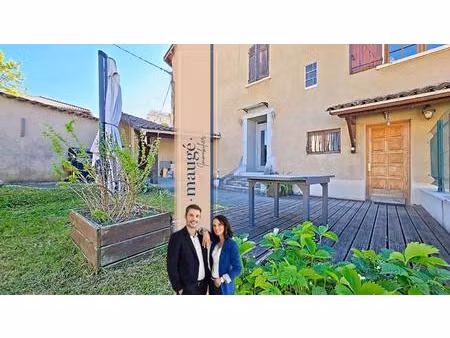 maison - 4 chambres - buanderie - cave - jardin - au cœur du village - proche commodités
