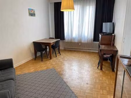 quartier ulb un appartement une chambre + bureau