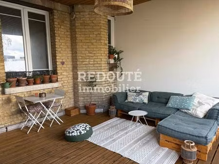 a vendre a 10mn du boulingrin appartement f3 avec terrasse en bon etat