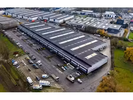 entrepôt et bureaux à louer près de l'a12 et de l'e19