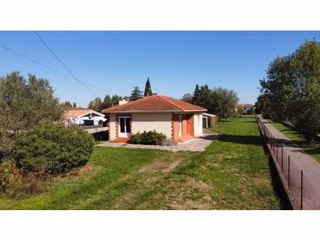 maison t3 plain-pied avec grand jardin – centre la salvetat