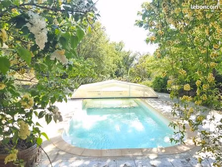 villa 5 pièces 130 m²