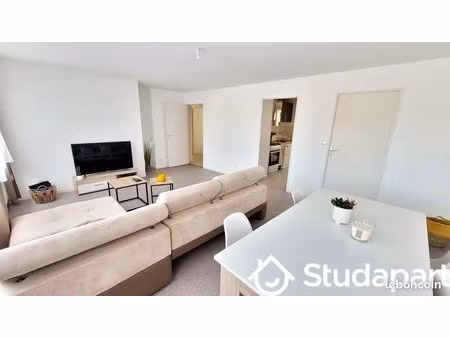 chambre 1 pièce 12 m²