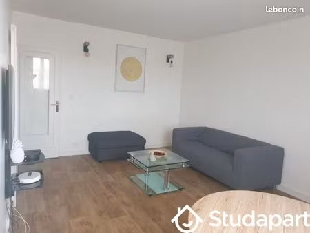 chambre 1 pièce 9 m²