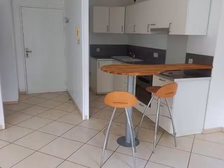 studio 1 pièce 32 m²