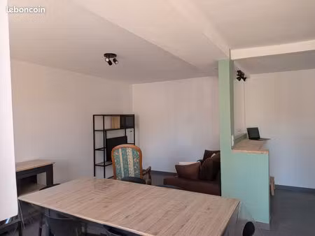 maison meublée rénovée 77m² - 2 ch - cour - internet inclus - senonnes
